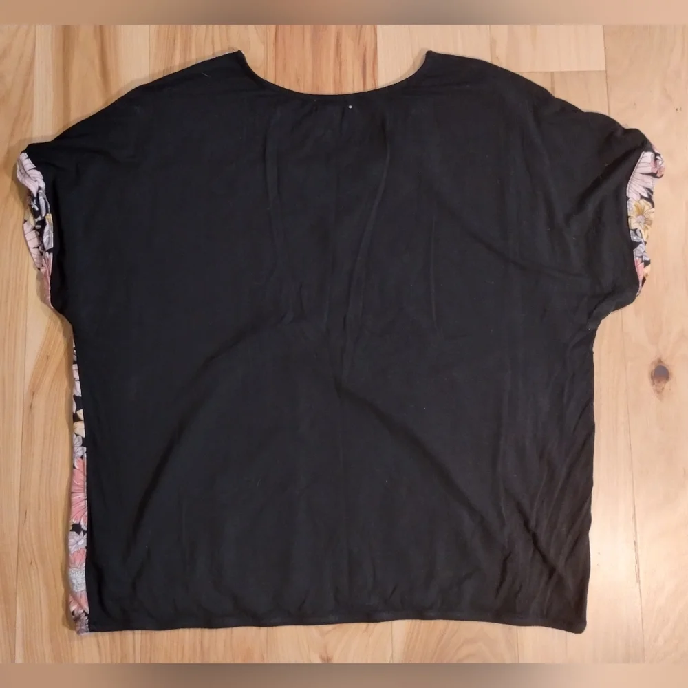 Maurice's v neck floral boxy top - Picture 5 of 9